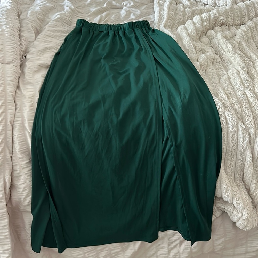 Maxi green skirt